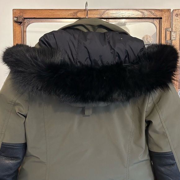 CMFR green winter parka with down filling and leather trim - Picture 14 of 15